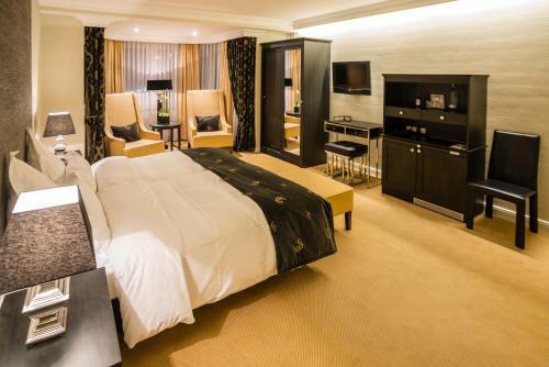 Hotel Business & More