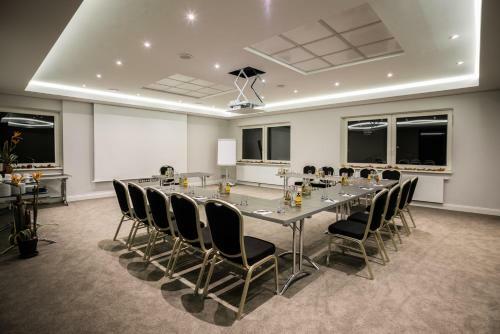 Hotel Business & More