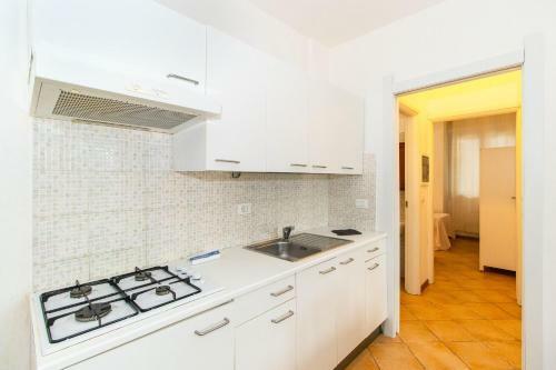 Chiavari Cozy Apartments In Villa With Shared Garden & Parking