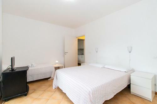 Chiavari Cozy Apartments In Villa With Shared Garden & Parking