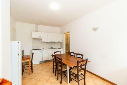 Chiavari Cozy Apartments In Villa With Shared Garden & Parking