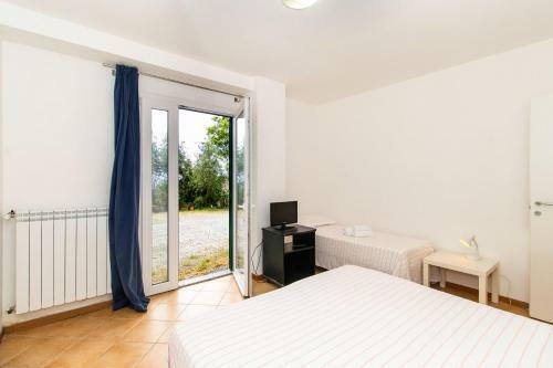Chiavari Cozy Apartments In Villa With Shared Garden & Parking