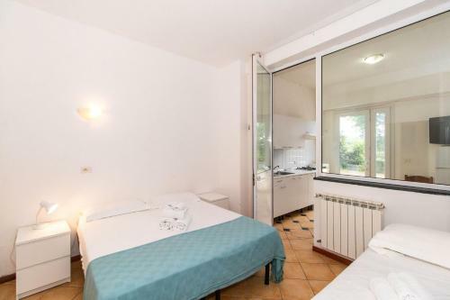 Chiavari Cozy Apartments In Villa With Shared Garden & Parking