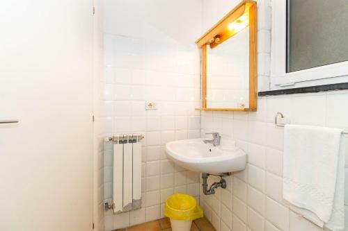 Chiavari Cozy Apartments In Villa With Shared Garden & Parking