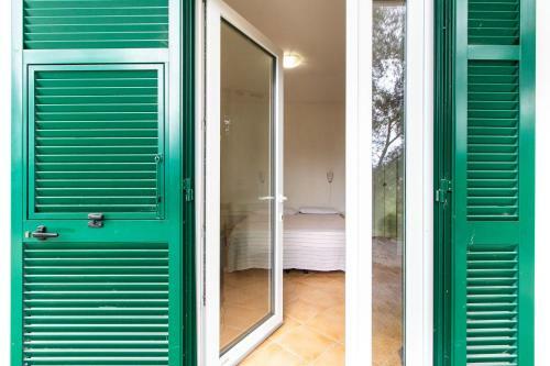 Chiavari Cozy Apartments In Villa With Shared Garden & Parking