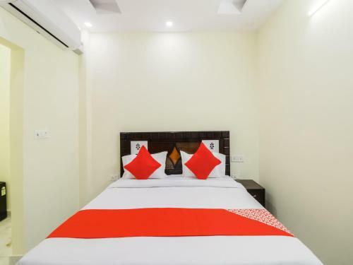 Hotel Oyo 77846 The Golden Bridge