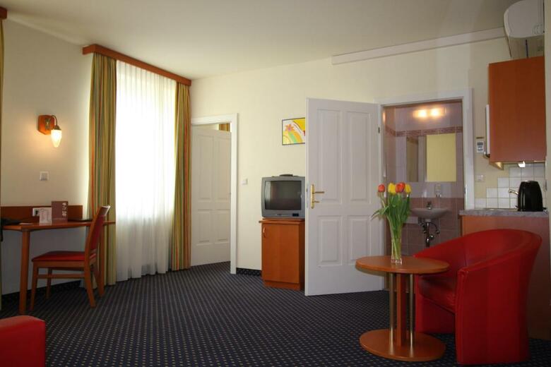 Suite Hotel 900 M Zur Oper