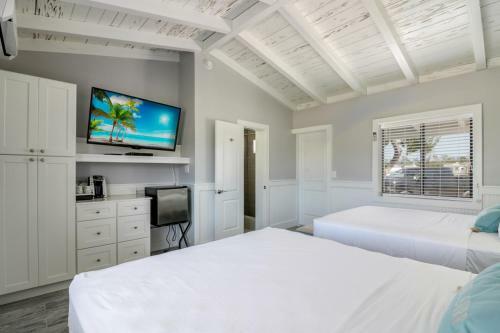Fiesta Key Rv Resort Standard Room 8