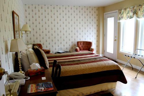 Mackenzie House Tourist Home B&B