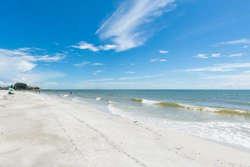 102 Beach Place Condos