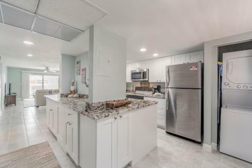 406 Madeira Norte Condo