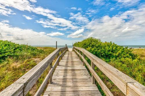 Land's End 303 Building 8 Beautiful Condo With Panoramic Views