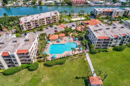 Land's End 404 Building 3 Top Floor With Stunning Water View