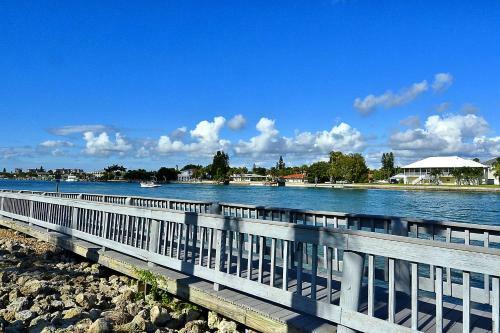 Land's End 404 Building 3 Top Floor With Stunning Water View