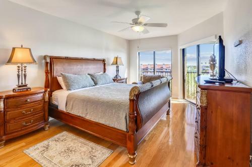 Land's End 404 Building 3 Top Floor With Stunning Water View