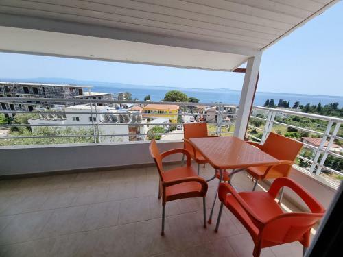 Sea View Apartment Dhermi With Balcony