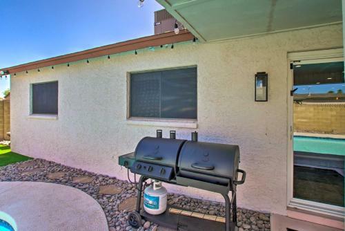 Mesa Az Oasis With Outdoor Pool And Yard Games!