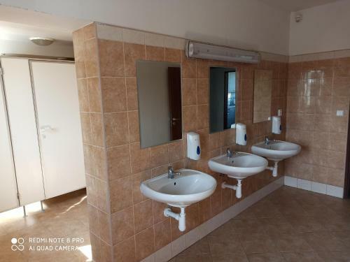 Albergue Ubytovac� Za?�zen� Karol�na