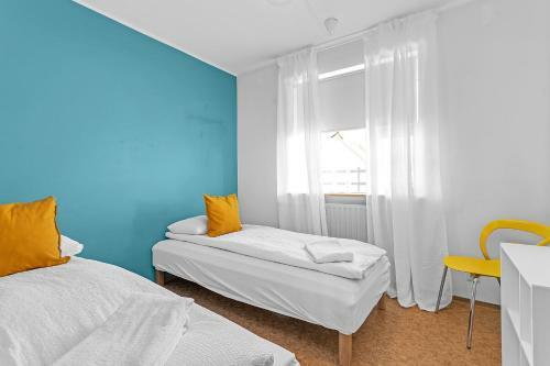 Charming, 2 Bedroom Seaside Apartment