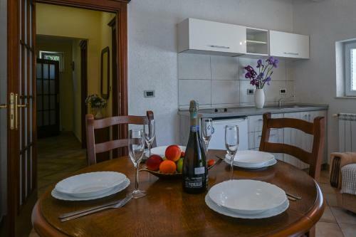 Villa Troya Apartments & Studios