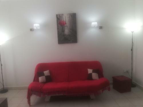 Lovely 3 Bedroom Apartment With Fireplace