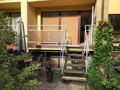 Light & Spacious Apartments With Terrace On Quiet Street