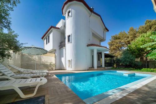 Villa Ayvaz 3 Tripleks