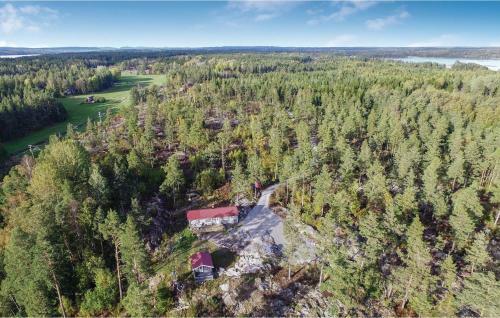 Three-bedroom Holiday Home In Animskog