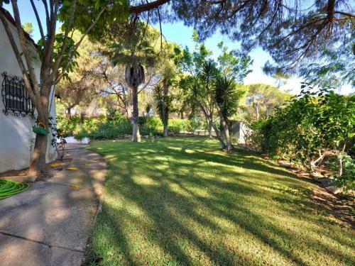 Comfortable And Spacious, 4 Bedroom Traditional Villa