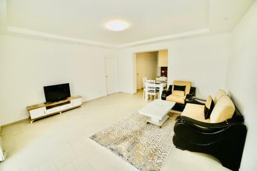 Apartamento Sh�ne M�belierte Wohnung An Zentraler Lage