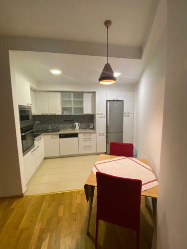 Lovely 1 Bedroom Apartment With Free Parking