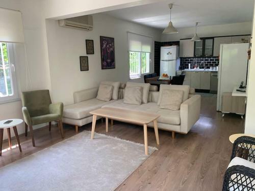 Portakal Bah�esi ?�erisinde M�stakil Villa