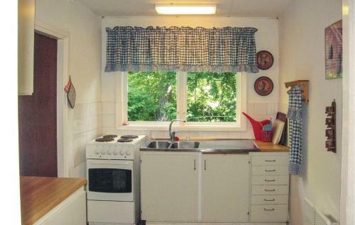 Two-bedroom Holiday Home In Beddingestrand