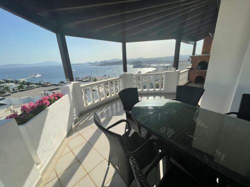 Villa Dublex House With Castle, Sea & Bodrum View 150 M2