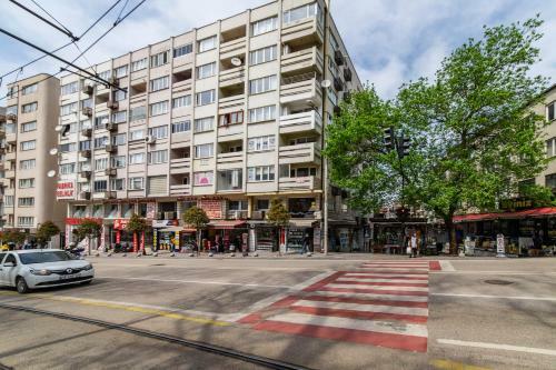 Altiparmak Central 4 Bedroom Apartment