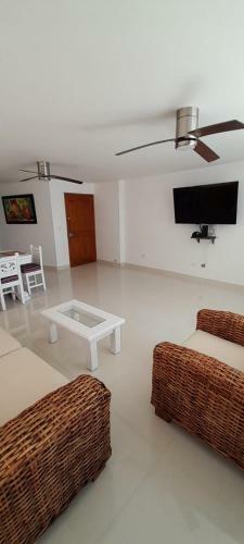 Apartamento Con Vista Al Mar Excelente Ubicacion
