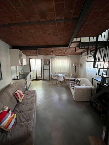 Agradable Y Bien Ubicado Duplex En Punta Carretas