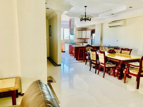 Sunset Palace Apartments