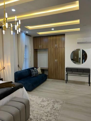5 Bedroom Fully Detached Serviced Apartment