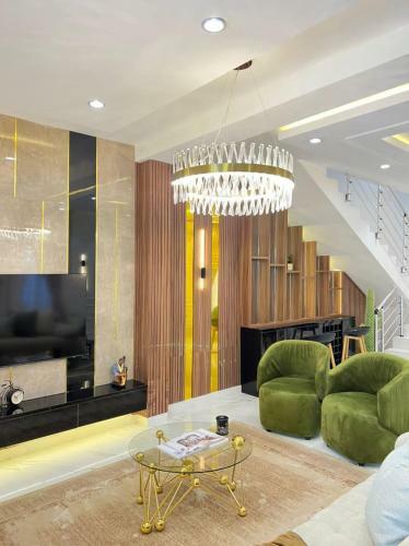 5 Bedroom Fully Detached Serviced Apartment