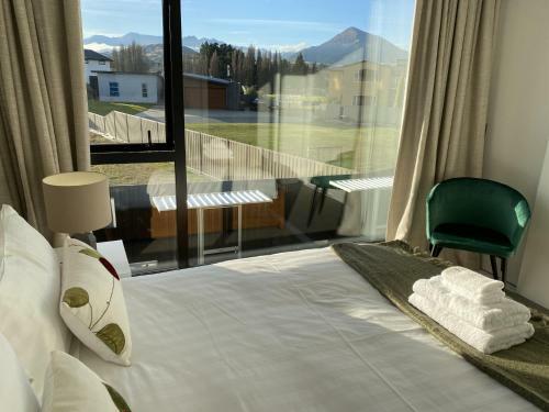Apartamento Kidd7b - Riverside Townhouse Retreat