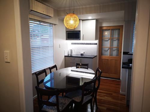 Cheerful 4 Bedroom Holiday Home (sleeps 7)