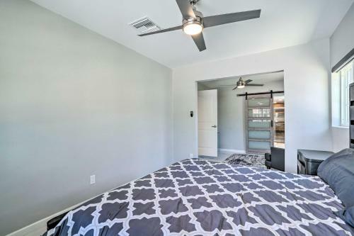 Modern Phoenix Home With Yard About 6 Mi To Dtwn