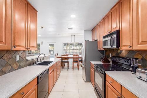 New 7bdrm - 4ba Million - Estate Wamazing Amenities