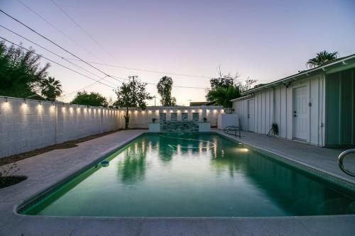 Prime Location - Modern New - Swim, Play And Relax