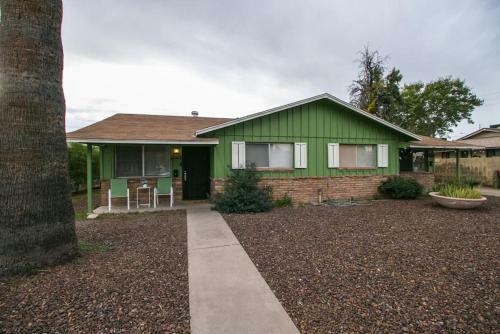 Remodeled 2 Bdrm W Yard In Old Town Scottsdale