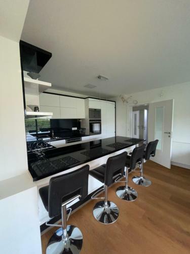 Apartamento Sch�ne Gartenwohnung Mit Carport Und Terrasse!