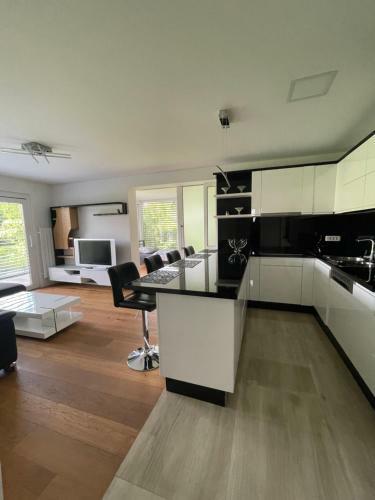 Apartamento Sch�ne Gartenwohnung Mit Carport Und Terrasse!