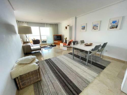 Apartamento En Mascarat, Acceso A Playa Privada.
