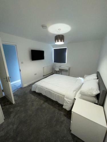 Double Room With Private Bathroom In Basingstoke